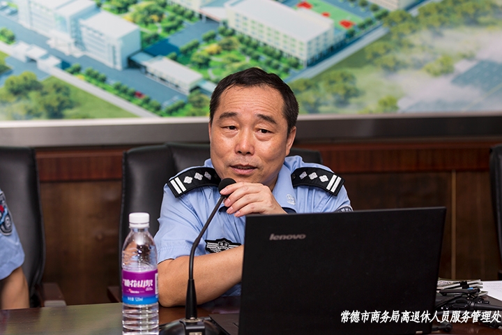 易澤龍警官作禁毒專題教育講座