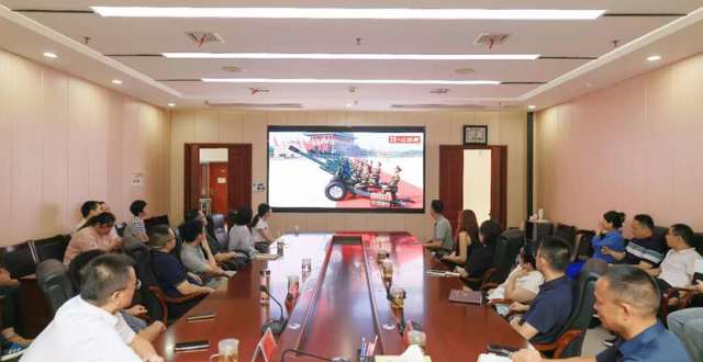 市商务局集中收看纪念中国人民抗日战争暨世界反法西斯战争胜利80周年大会直播