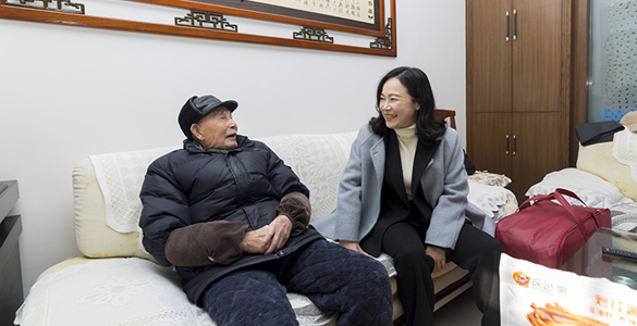 走访慰问送温暖  情系桑榆暖寒冬——常德市商务局退管中心春节前走访慰问