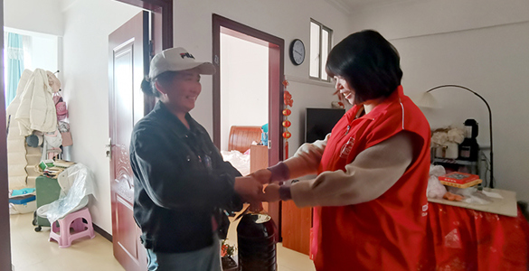 常德市商务局退管中心机关党支部 开展“践行雷锋精神 情暖困境老人” 志愿服务活动